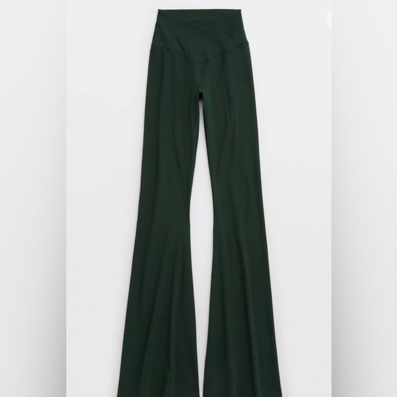 Aerie AE High-Waisted Flare Crossover V waist leggings Pants - Forest Green - Picture 3 of 12
